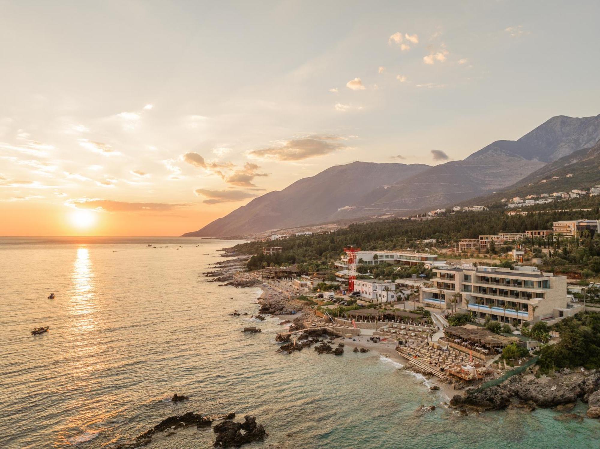 Beyond A Luxury Boutique Hotel Dhërmi Exterior foto